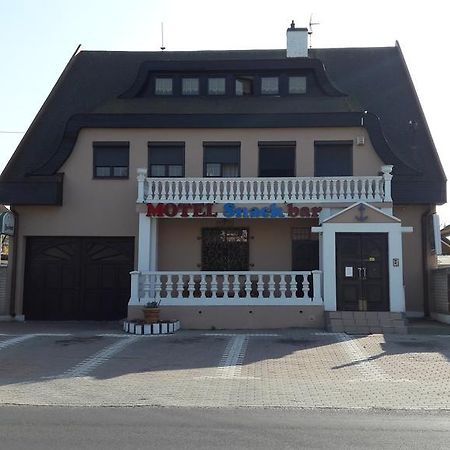 Motel Kotva Ivanka pri Dunaji Экстерьер фото