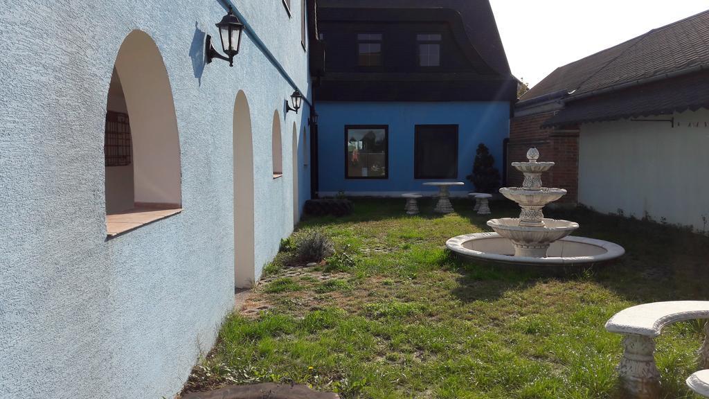 Motel Kotva Ivanka pri Dunaji Экстерьер фото