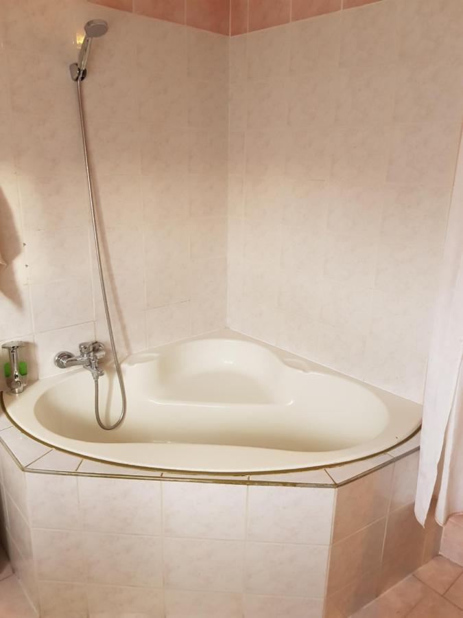 Motel Kotva Ivanka pri Dunaji Экстерьер фото
